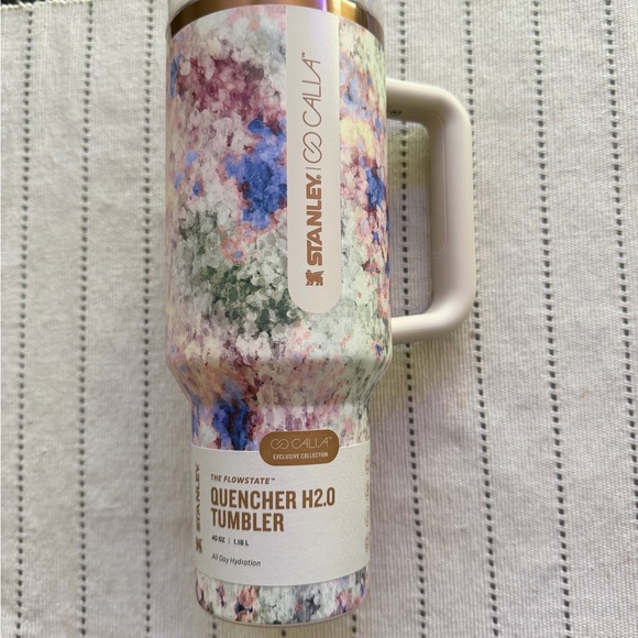 Stanley Calia Tumbler with Multicolor Floral Pattern - 40 oz Limited Edition - Picture 2 of 2